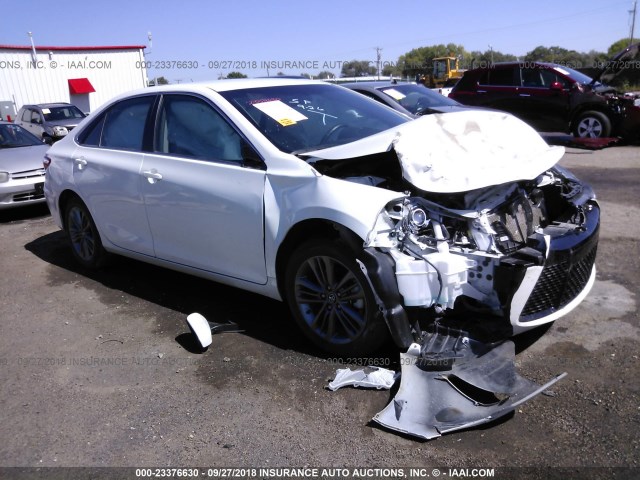 4T1BF1FK0HU343235 - 2017 TOYOTA CAMRY LE/XLE/SE/XSE 白色 照片 1