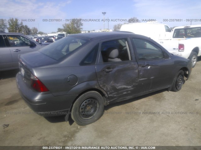 1FAHP34N67W180958 - 2007 FORD FOCUS ZX4/S/SE/SES 灰色 照片 4