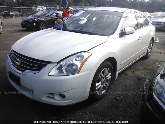 1N4AL2AP7CN501595 - 2012 NISSAN ALTIMA S WHITE photo 2