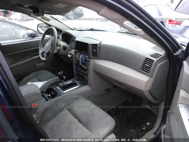1J4GR48K75C697099 - 2005 JEEP GRAND CHEROKEE LAREDO/COLUMBIA/FREEDOM BLUE photo 5