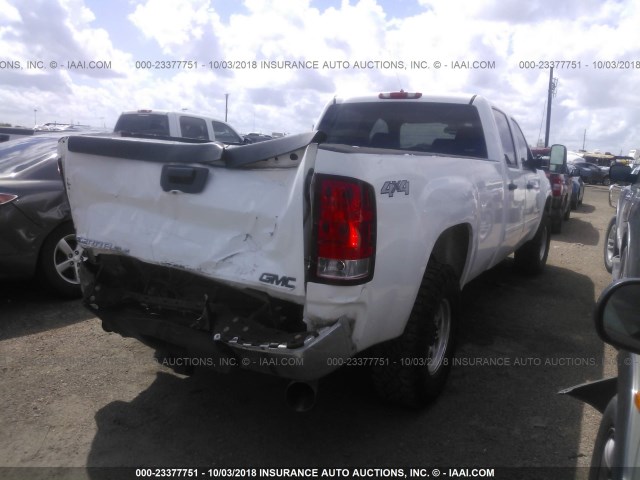 1GTHK23667F550626 - 2007 GMC SIERRA K2500 HEAVY DUTY WHITE photo 4