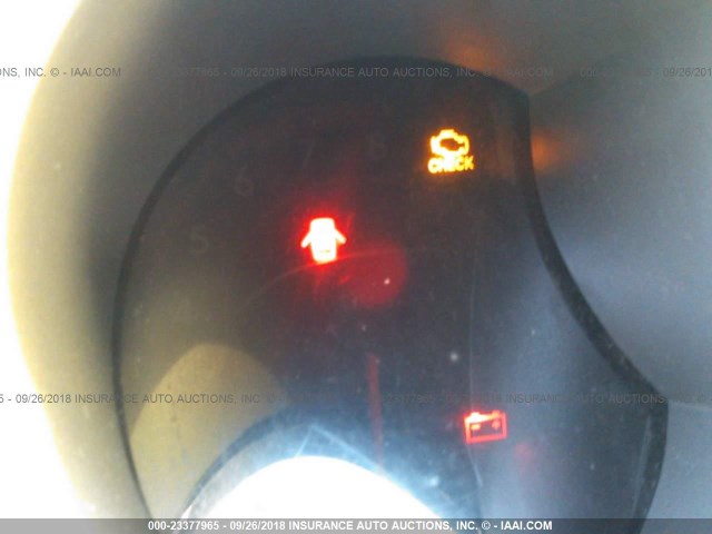 2T1KR32E95C335828 - 2005 TOYOTA COROLLA MATRIX XR SILVER photo 7