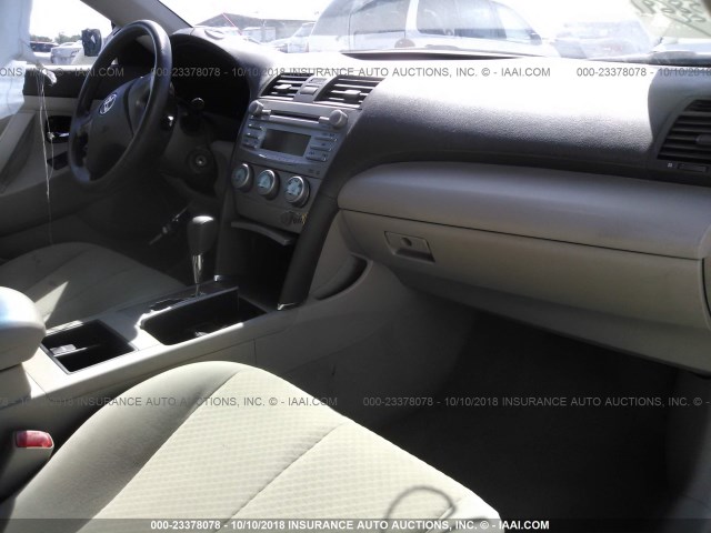 4T1BE46K98U758803 - 2008 TOYOTA CAMRY CE/LE/XLE/SE WHITE photo 5