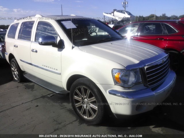 1A8HW58257F544868 - 2007 CHRYSLER ASPEN LIMITED WHITE photo 1