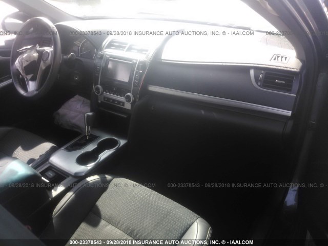 4T1BF1FK5EU443861 - 2014 TOYOTA CAMRY L/SE/LE/XLE Boz foto 5
