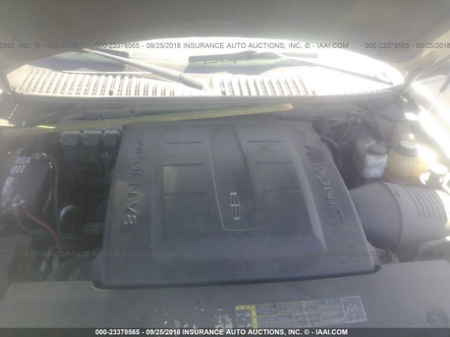 5LMFU275X5LJ24755 - 2005 LINCOLN NAVIGATOR 棕色 照片 10