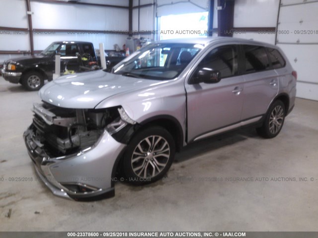 JA4AD2A38HZ020432 - 2017 MITSUBISHI OUTLANDER ES SILVER photo 2