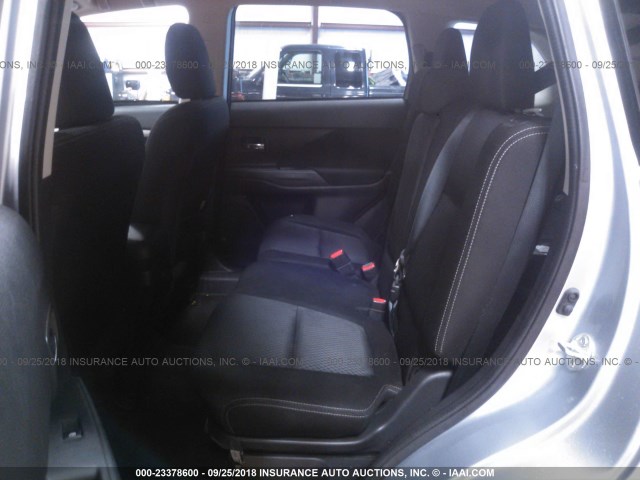 JA4AD2A38HZ020432 - 2017 MITSUBISHI OUTLANDER ES SILVER photo 8