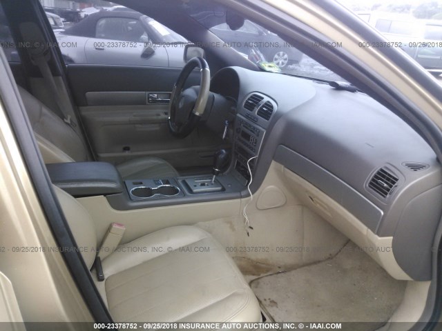 1LNHM87A65Y662545 - 2005 LINCOLN LS 金色 照片 5