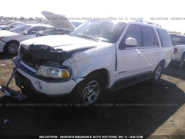 5LMPU28L9WLJ22725 - 1998 LINCOLN NAVIGATOR 白色 照片 2