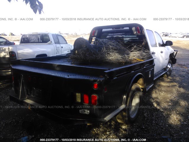 1GCJK33K48F137884 - 2008 CHEVROLET SILVERADO K3500 WHITE photo 4