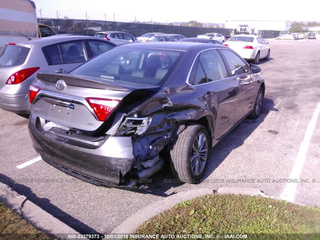 4T1BF1FKXGU528407 - 2016 TOYOTA CAMRY LE/XLE/SE/XSE GRAY photo 4