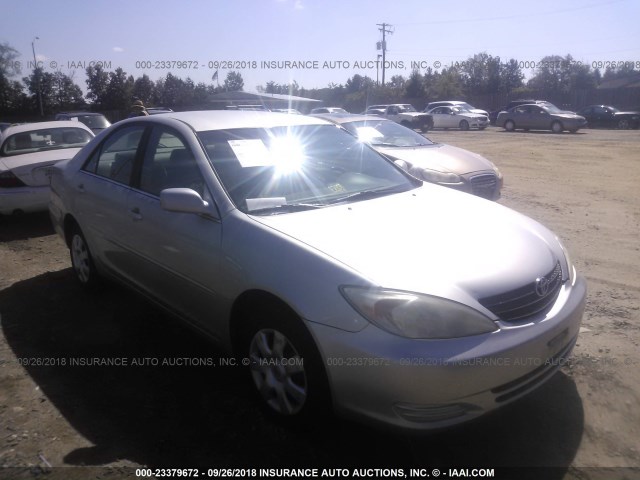 4T1BE32K53U675880 - 2003 TOYOTA CAMRY LE/XLE/SE Күміс фото 1