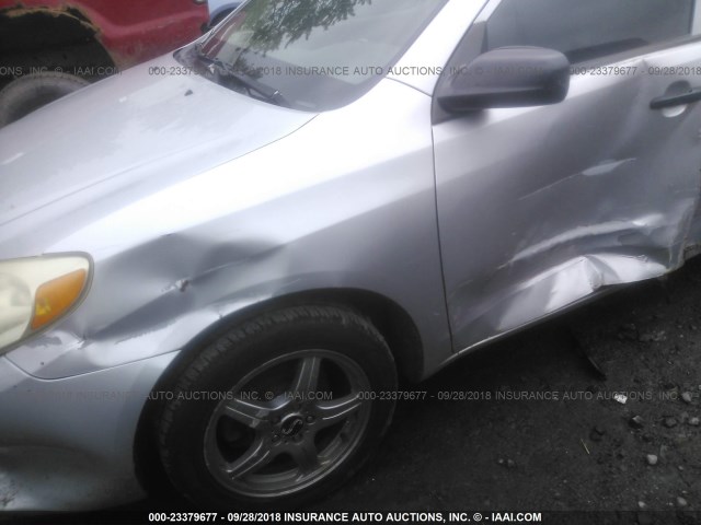 2T1KR32E16C585680 - 2006 TOYOTA COROLLA MATRIX XR SILVER photo 6