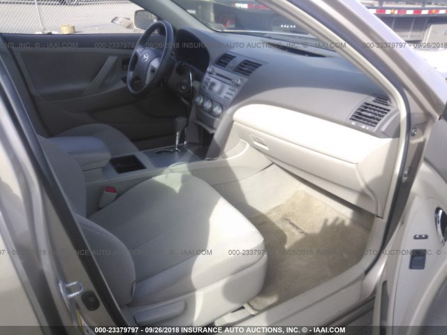 4T1BE46K68U739402 - 2008 TOYOTA CAMRY CE/LE/XLE/SE TAN photo 5