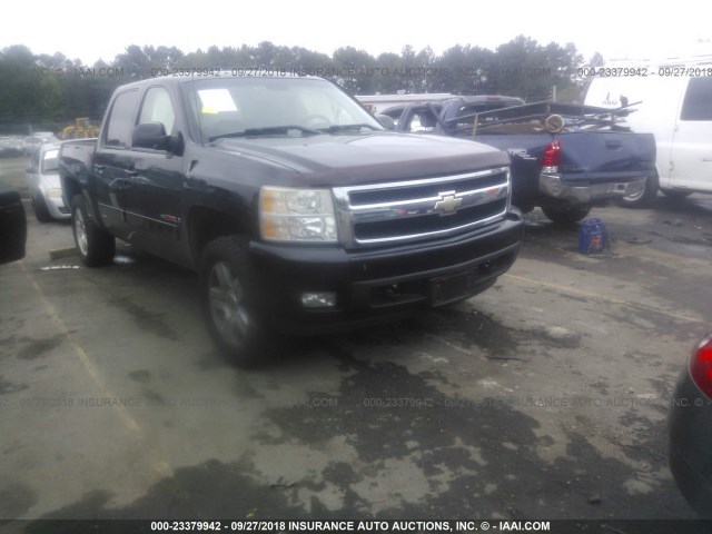 2GCEK13YX71687722 - 2007 CHEVROLET SILVERADO K1500 CREW CAB BLACK photo 1