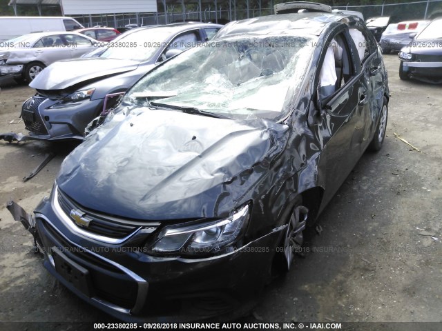 1G1JB5SG4H4165603 - 2017 CHEVROLET SONIC LS 灰色 照片 2