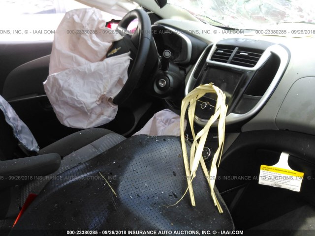 1G1JB5SG4H4165603 - 2017 CHEVROLET SONIC LS 灰色 照片 5