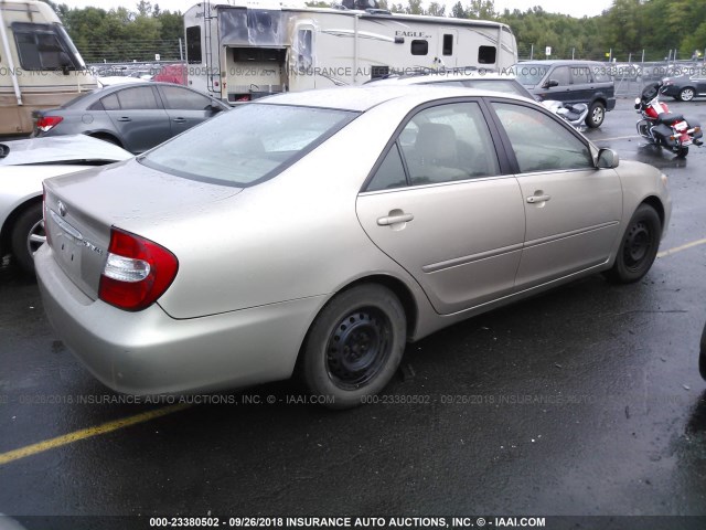 4T1BE32K52U011934 - 2002 TOYOTA CAMRY LE/XLE/SE BEIGE photo 4