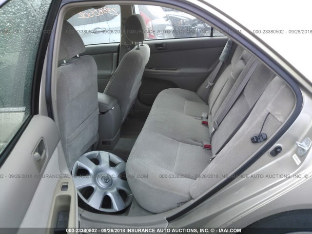 4T1BE32K52U011934 - 2002 TOYOTA CAMRY LE/XLE/SE BEIGE photo 8