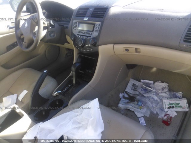 1HGCM56177A051466 - 2007 HONDA ACCORD VALUE GOLD photo 5