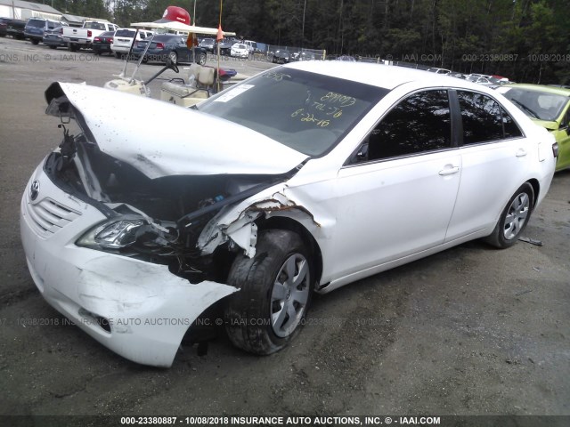4T1BE46K77U581893 - 2007 TOYOTA CAMRY NEW GENERAT CE/LE/XLE/SE WHITE photo 2