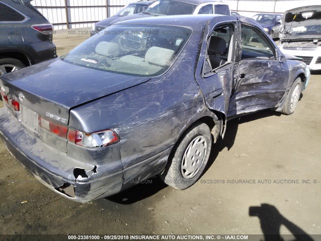 JT2BG28K3X0293563 - 1999 TOYOTA CAMRY LE/XLE Сұр фото 4