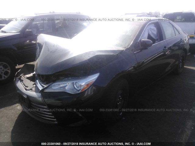 4T1BF1FK6HU803935 - 2017 TOYOTA CAMRY LE/XLE/SE/XSE 黑色 照片 2