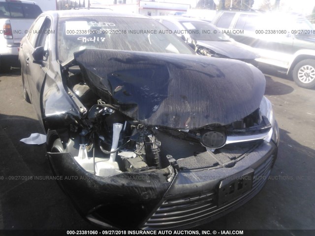 4T1BF1FK6HU803935 - 2017 TOYOTA CAMRY LE/XLE/SE/XSE 黑色 照片 6