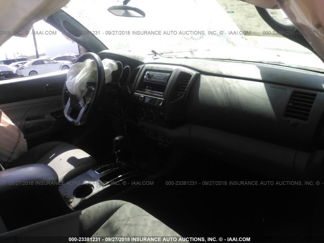 5TFTX4CN2FX060921 - 2015 TOYOTA TACOMA ACCESS CAB Weiß Foto 5