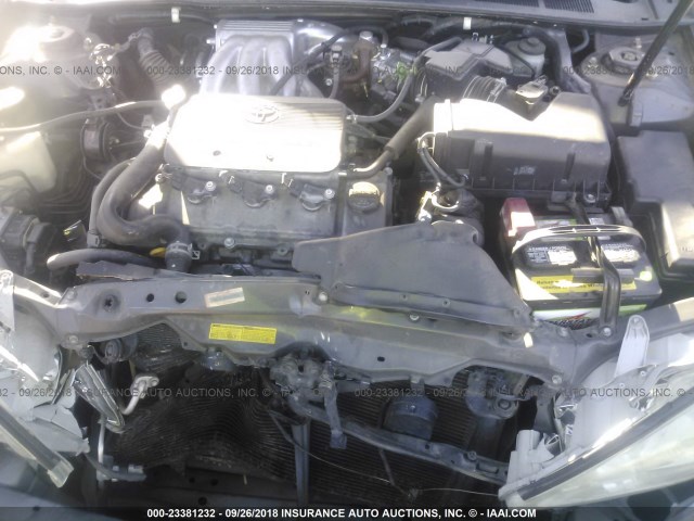 4T1BF30K32U529511 - 2002 TOYOTA CAMRY LE/XLE/SE 灰色 照片 10