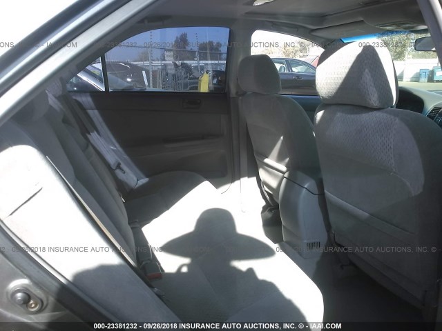 4T1BF30K32U529511 - 2002 TOYOTA CAMRY LE/XLE/SE 灰色 照片 8