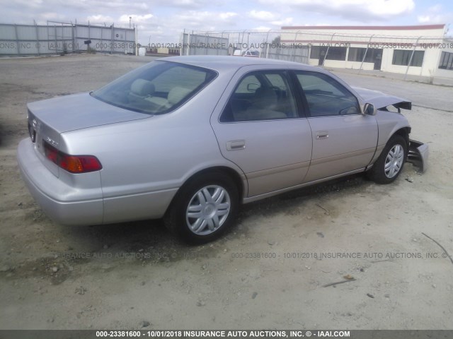 4T1BG22K3YU618881 - 2000 TOYOTA CAMRY CE/LE/XLE 棕色 照片 4