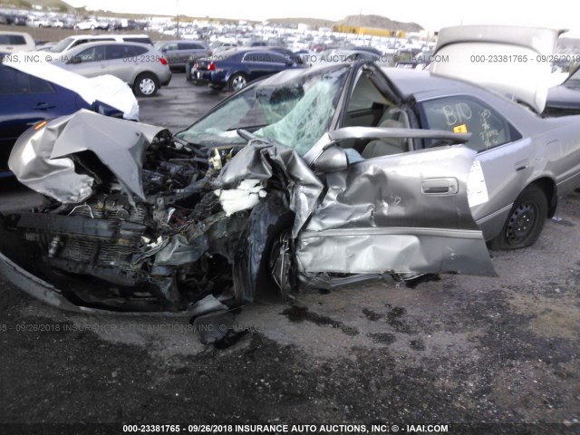 4T1BG22K5XU606715 - 1999 TOYOTA CAMRY CE/LE/XLE 金色 照片 2