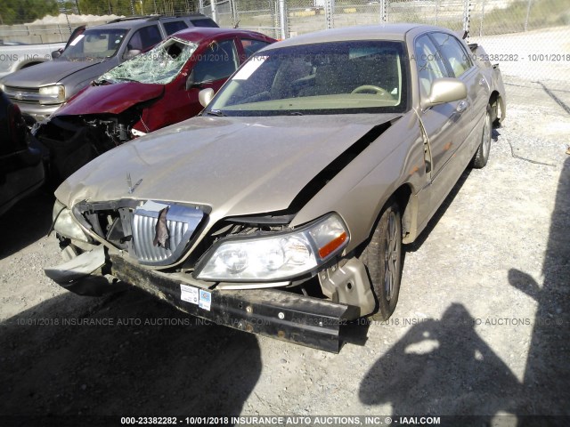 1LNHM82V27Y609595 - 2007 LINCOLN TOWN CAR SIGNATURE LIMITED TAN photo 2