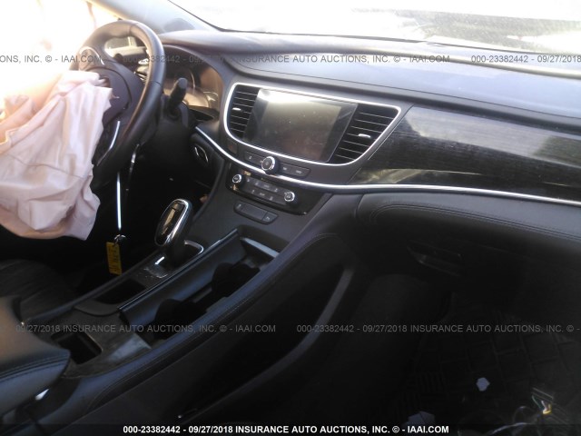 1G4ZP5SS0HU209916 - 2017 BUICK LACROSSE ESSENCE შავი ფოტო 5