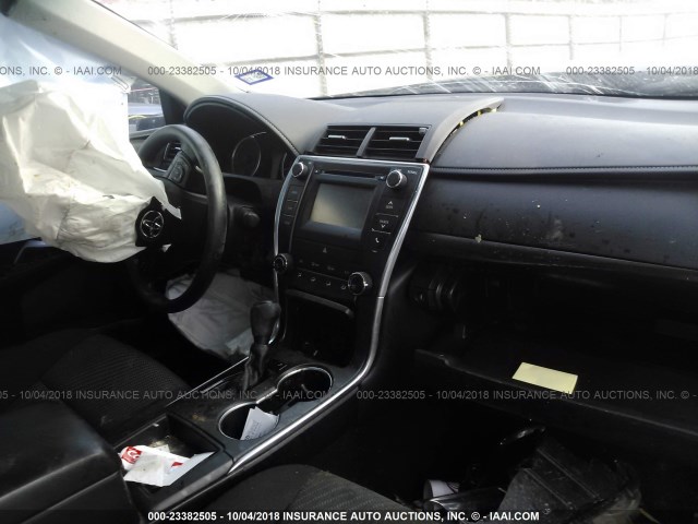 4T4BF1FK8GR578339 - 2016 TOYOTA CAMRY LE/XLE/SE/XSE 黑色 照片 5