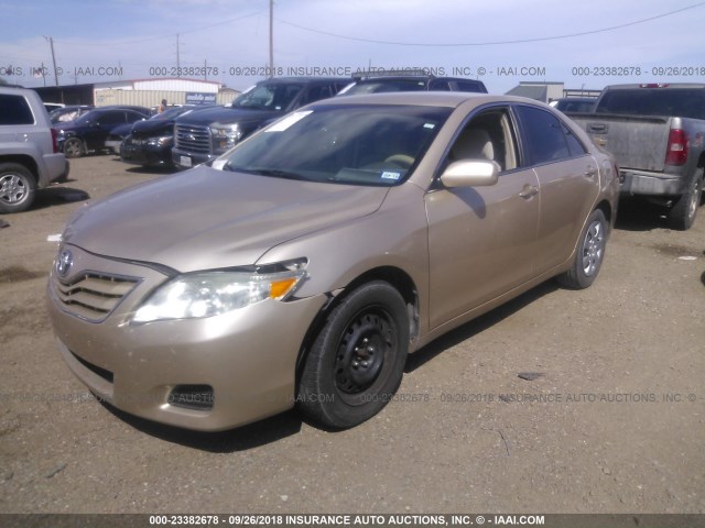 4T4BF3EK5AR020310 - 2010 TOYOTA CAMRY SE/LE/XLE 金色 照片 2