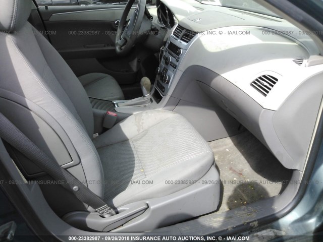 1G1ZH57B89F129434 - 2009 CHEVROLET MALIBU 1LT GREEN photo 5