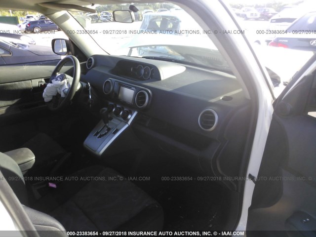 JTLZE4FE3C1142297 - 2012 TOYOTA SCION XB Blanco foto 5