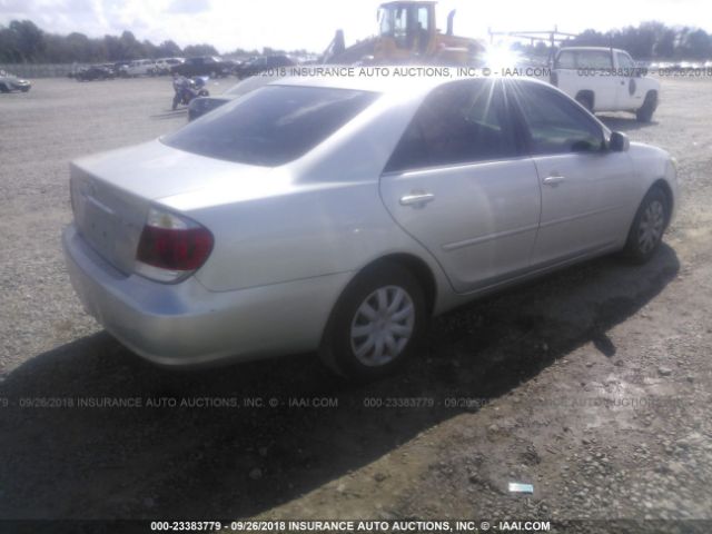4T1BE32KX5U591816 - 2005 TOYOTA CAMRY LE/XLE/SE Күміс фото 4