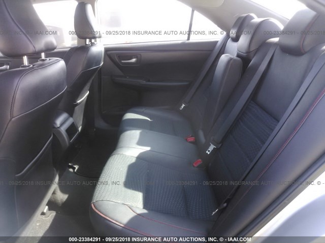 4T1BF1FK4FU875830 - 2015 TOYOTA CAMRY LE/XLE/SE/XSE 银色 照片 8