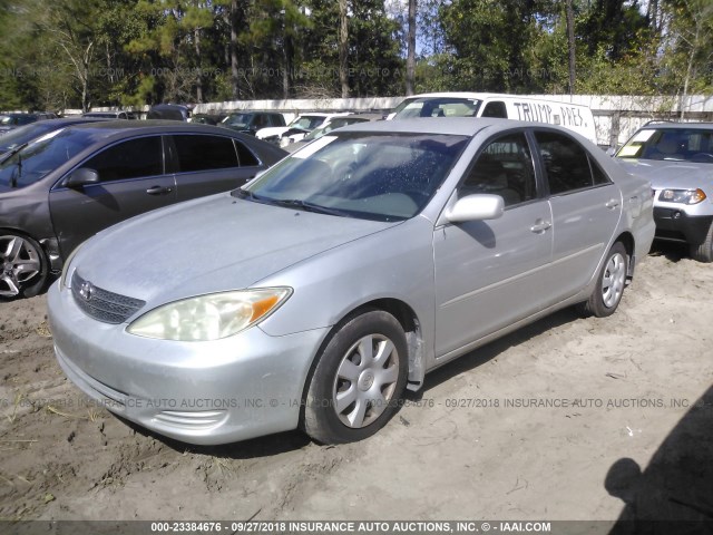 4T1BE32K73U182279 - 2003 TOYOTA CAMRY LE/XLE/SE SILVER photo 2