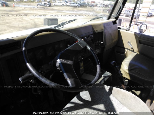 1HSHCGGRXLH210335 - 1990 INTERNATIONAL 8000 8100 WHITE photo 5