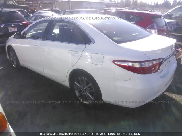 4T1BF1FK3HU756458 - 2017 TOYOTA CAMRY LE/XLE/SE/XSE 白色 照片 3
