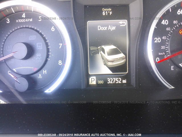 4T1BF1FK3HU756458 - 2017 TOYOTA CAMRY LE/XLE/SE/XSE 白色 照片 7