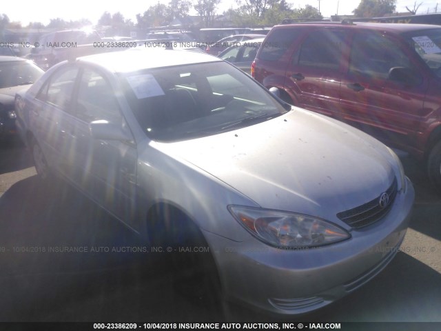 4T1BE32K44U845146 - 2004 TOYOTA CAMRY LE/XLE/SE SILVER photo 1