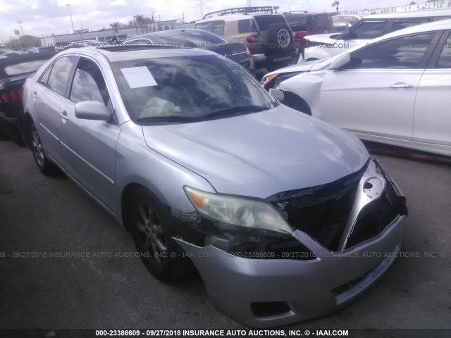 4T1BF3EK6BU127037 - 2011 TOYOTA CAMRY SE/LE/XLE ვერცხლისფერი ფოტო 1