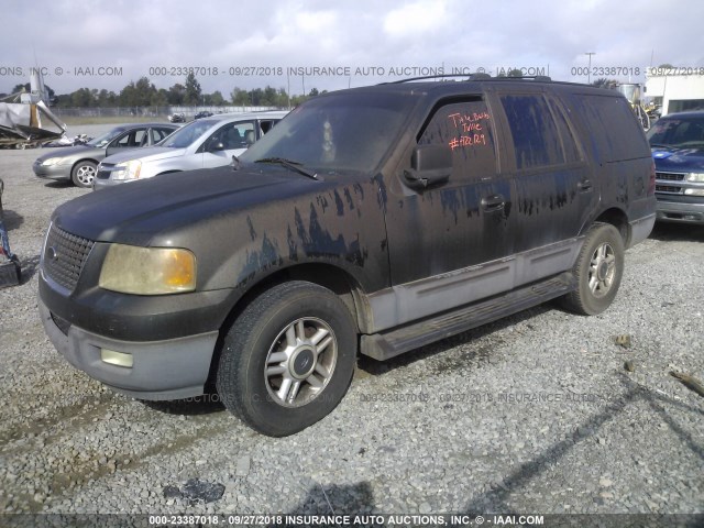 1FMRU15W83LA22129 - 2003 FORD EXPEDITION XLT BLACK photo 2