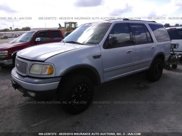1FMPU16L0YLA13461 - 2000 FORD EXPEDITION XLT GRAY photo 2
